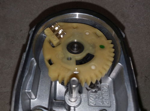 罕見的故障 拆修一個(gè)奔馳電子節(jié)氣門，省了5k電子配件修理